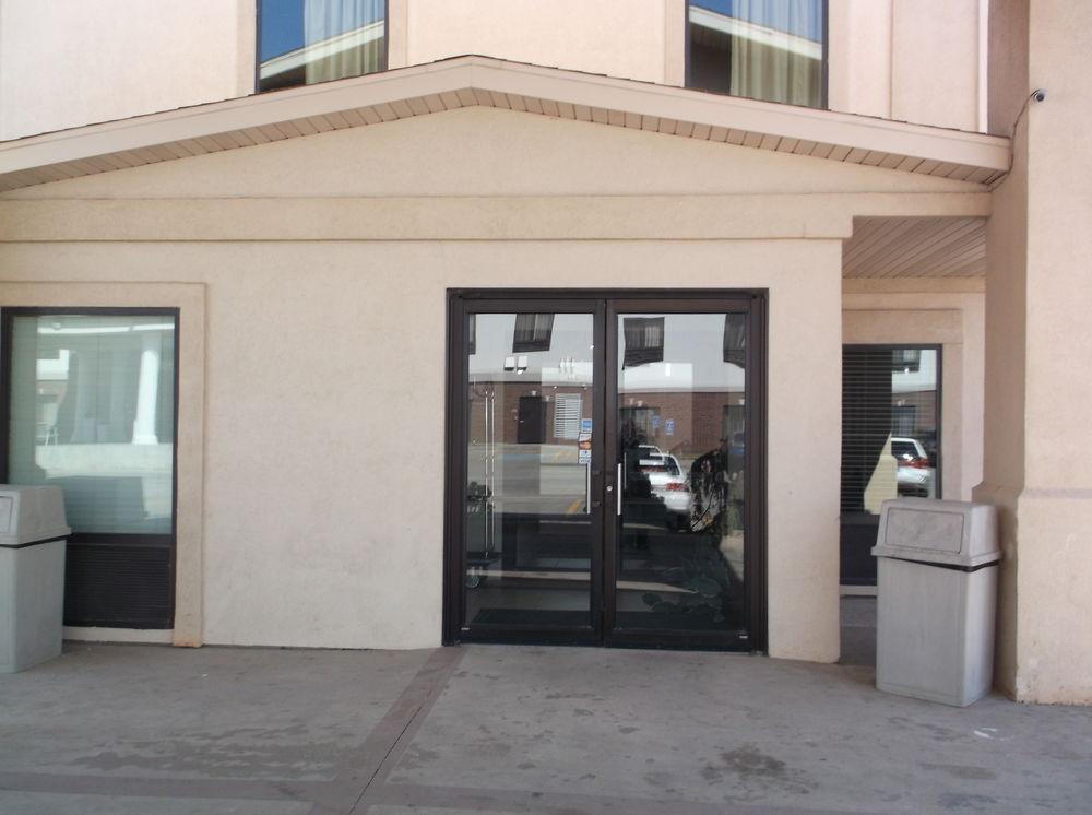 Mcpherson Inn By Oyo, I-135 Exterior foto
